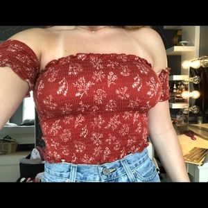 floral off the shoulder crop top!